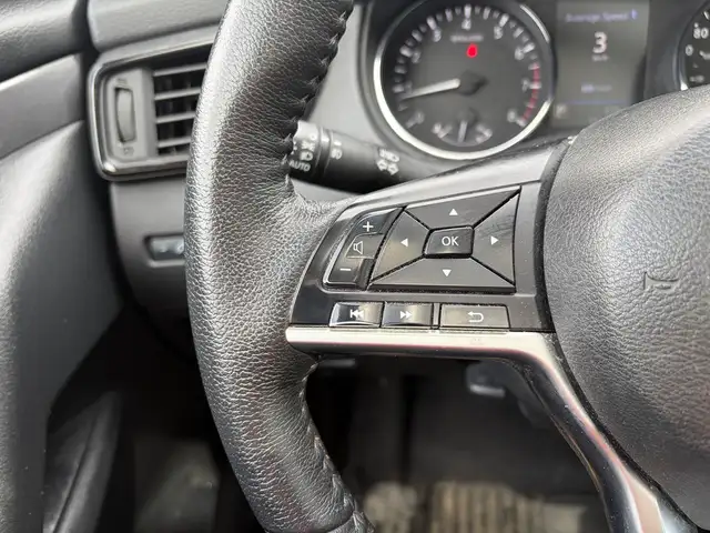 2020 Nissan Rogue SV AWD • Technology Package • 360 Cam • Moonro - Photo 16