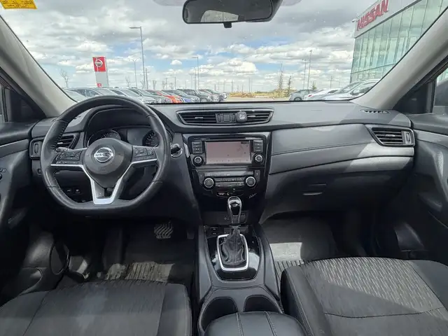 2020 Nissan Rogue SV AWD • Technology Package • 360 Cam • Moonro - Photo 23