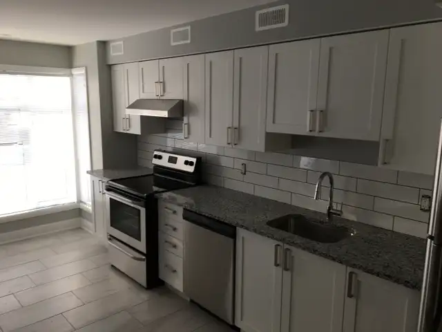 Steps to Parliament Hill - 1 bedroom apartment - Photo 2