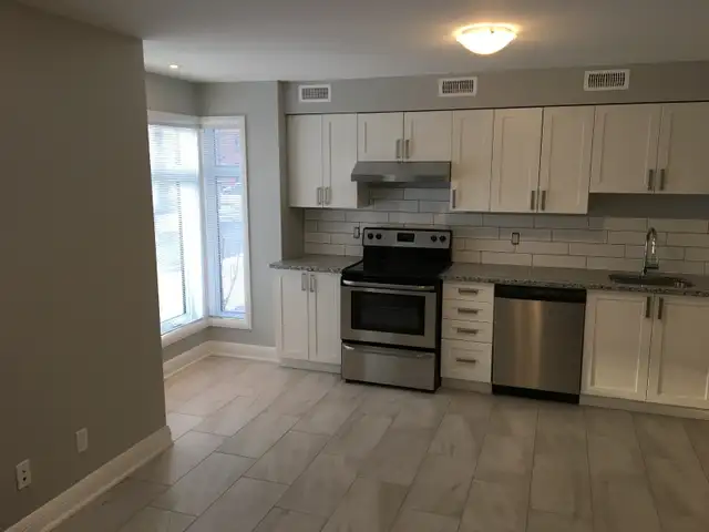 Steps to Parliament Hill - 1 bedroom apartment - Photo 3