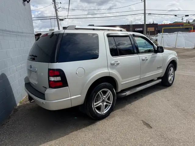 2006 Ford Explorer Limited - Photo 2