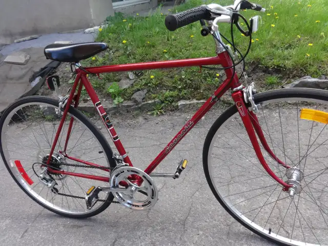 VÉLO FAVORIT DE ROUTE, FAIT EN EUROPE. 27 POUCES. PROPRE. - Photo 2