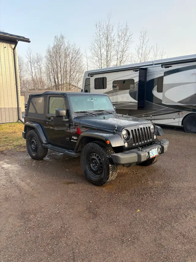 2015 Jeep Wrangler Sahara - Photo 2