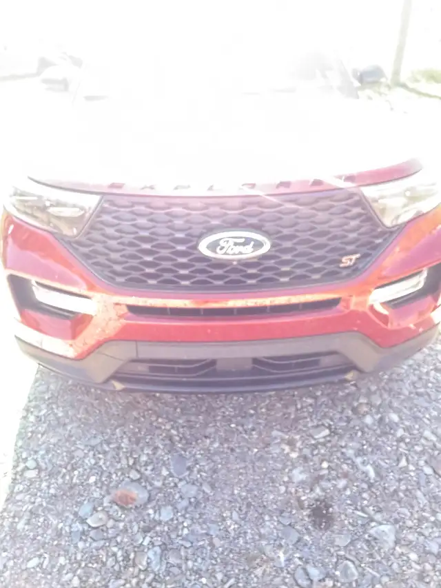 Ford Explorer - Photo 4