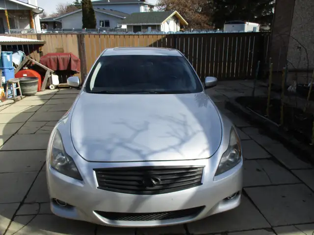 2011 Infiniti G37x coupe - Photo 5