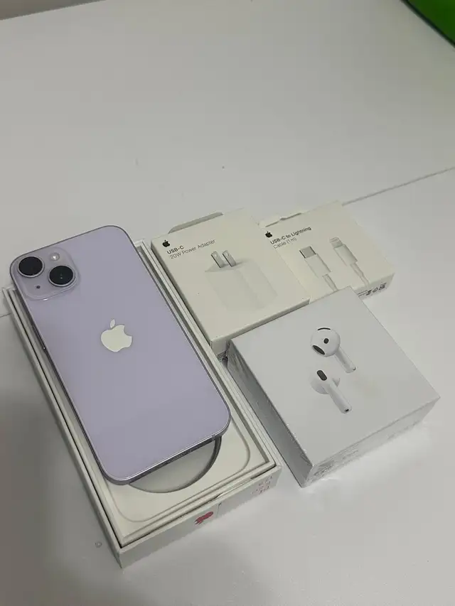 iPhone 14 128gb Airpods/Charger Set/Delivery