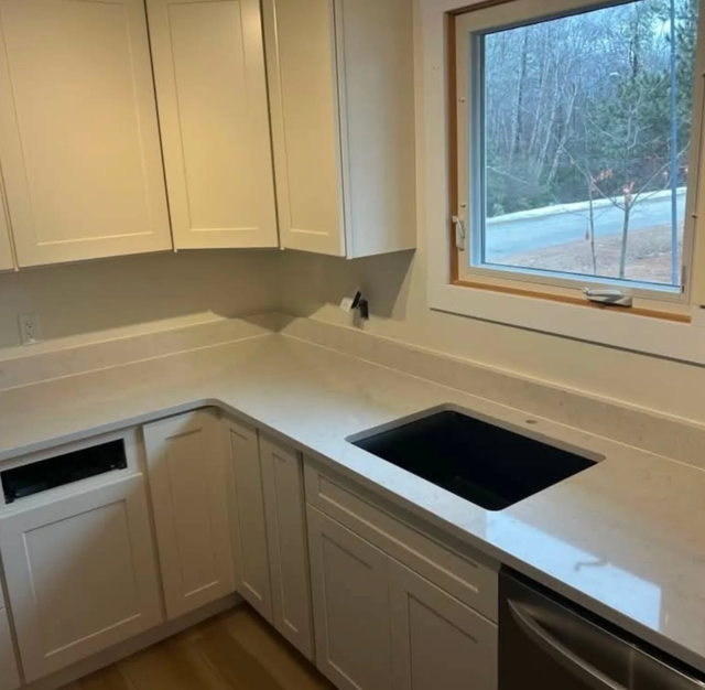 Quartz Countertop 437-522-8447 - Photo 2