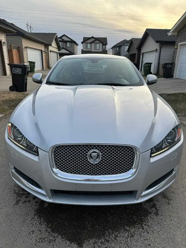 2013 Jaguar XF 3.0L Supercharge AWD For Sale. - Photo 2