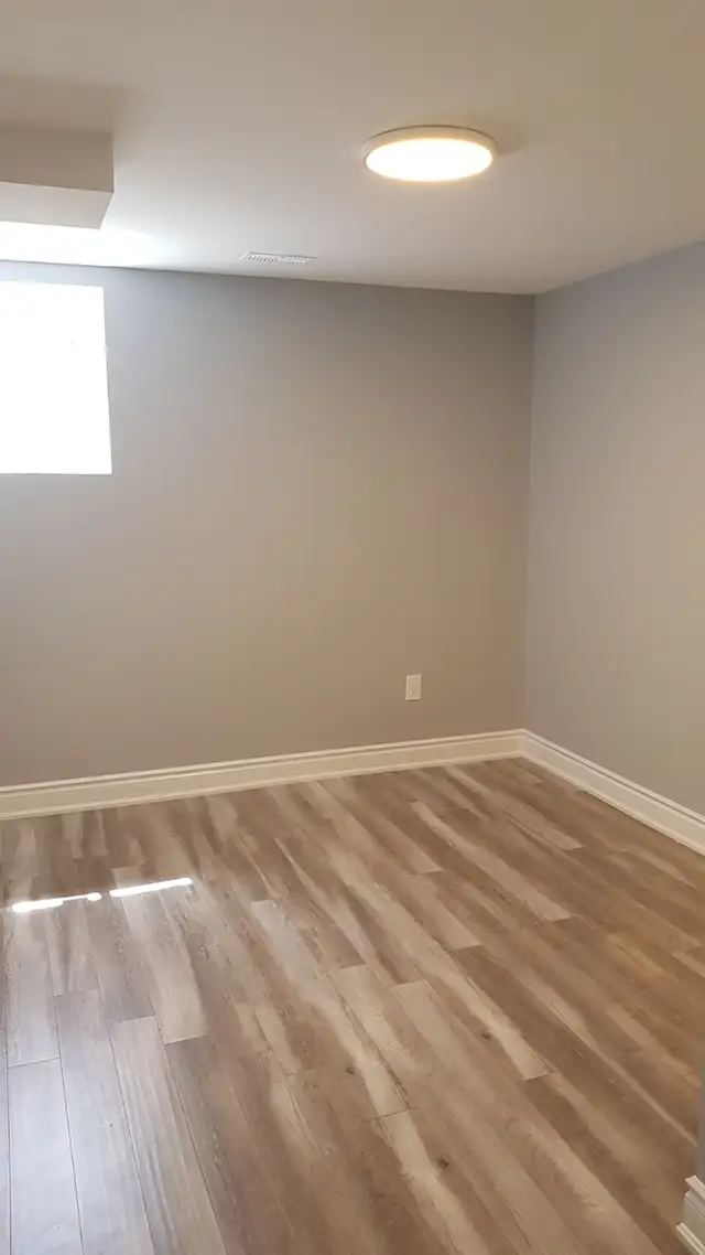 3 BR legal Basement Apt for Rent - SINGLE FAMILY –NORTH BRAMPTON - Photo 9