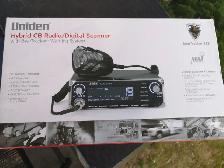 Uniden BearTracker 885 CB Radio   Digital Scanner