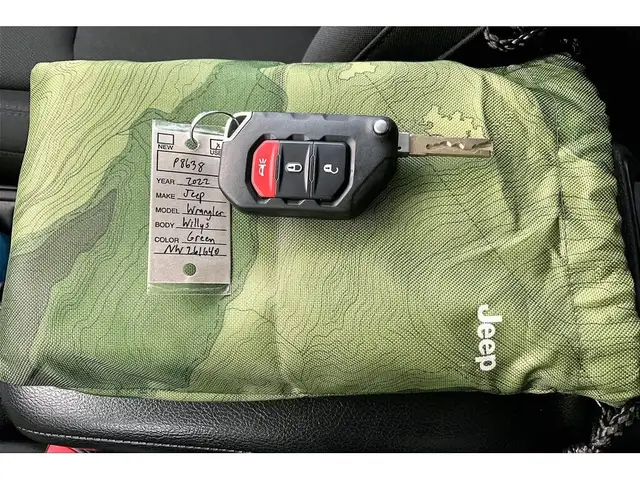 2022 Jeep Wrangler Willys 4Dr 6Spd Manual | Alpine NAV | 4X4 - Photo 10