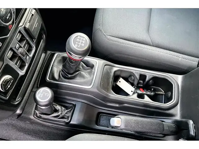 2022 Jeep Wrangler Willys 4Dr 6Spd Manual | Alpine NAV | 4X4 - Photo 14