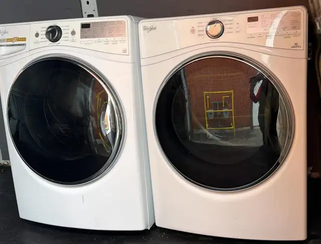 Washer Dryer Set - 27 Whirlpool 4.5 / 7.4 Cu ft - Front Load