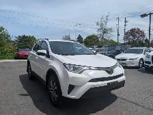 2017 Toyota RAV4 LE • AWD Camera Bluetooth