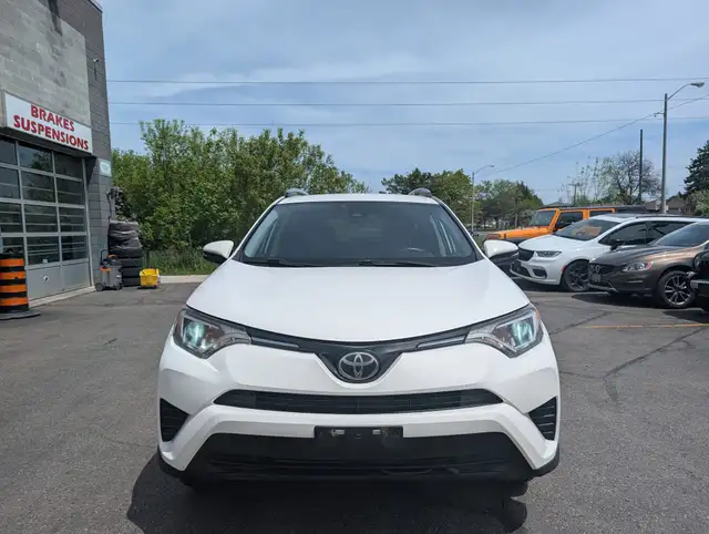2017 Toyota RAV4 LE • AWD Camera Bluetooth - Photo 2