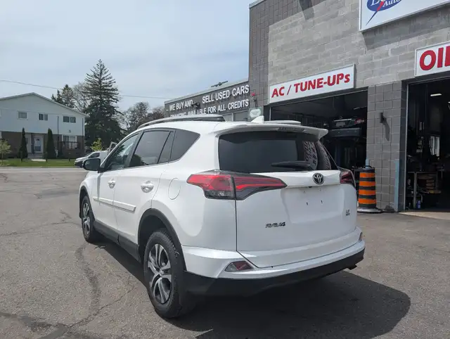 2017 Toyota RAV4 LE • AWD Camera Bluetooth - Photo 5