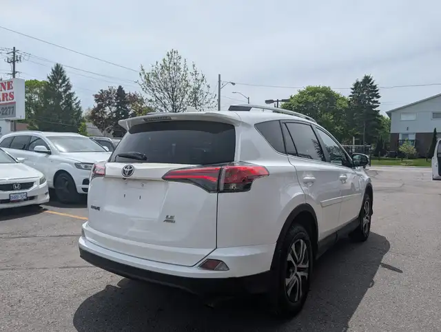 2017 Toyota RAV4 LE • AWD Camera Bluetooth - Photo 7