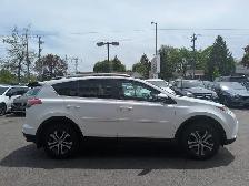 2017 Toyota RAV4 LE • AWD Camera Bluetooth - Photo 8
