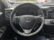 2017 Toyota RAV4 LE • AWD Camera Bluetooth - Photo 11