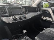 2017 Toyota RAV4 LE • AWD Camera Bluetooth - Photo 13
