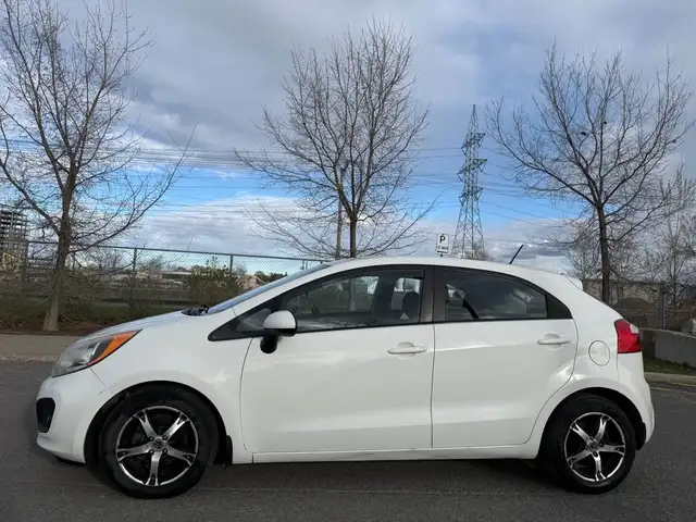 2013 Kia Rio 2013 KIA RIO ,AUTOMATIQUE , HATCHBACK , 4 CYLINDRES - Photo 2