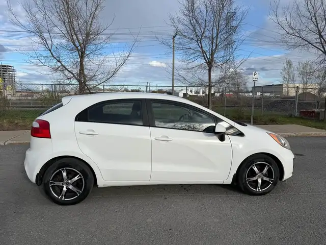 2013 Kia Rio 2013 KIA RIO ,AUTOMATIQUE , HATCHBACK , 4 CYLINDRES - Photo 9