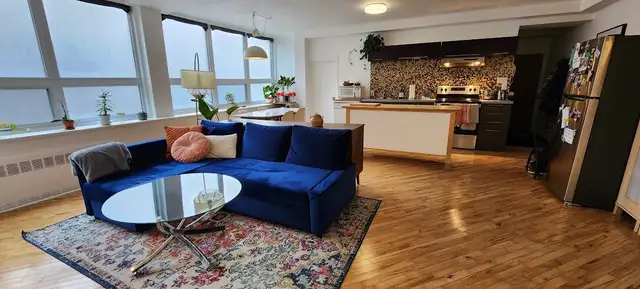 Appartement loft de deux chambres fermées , chauffage inclus.