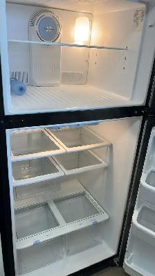 Amana 30" Very Clean Refrigerator-30-Day Warranty - Photo 3