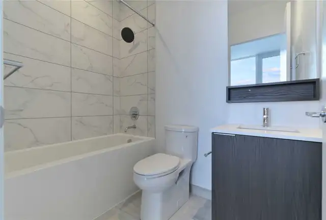 Rent a condo at subway hwy400/7/ 407 in Vaughan - Photo 3
