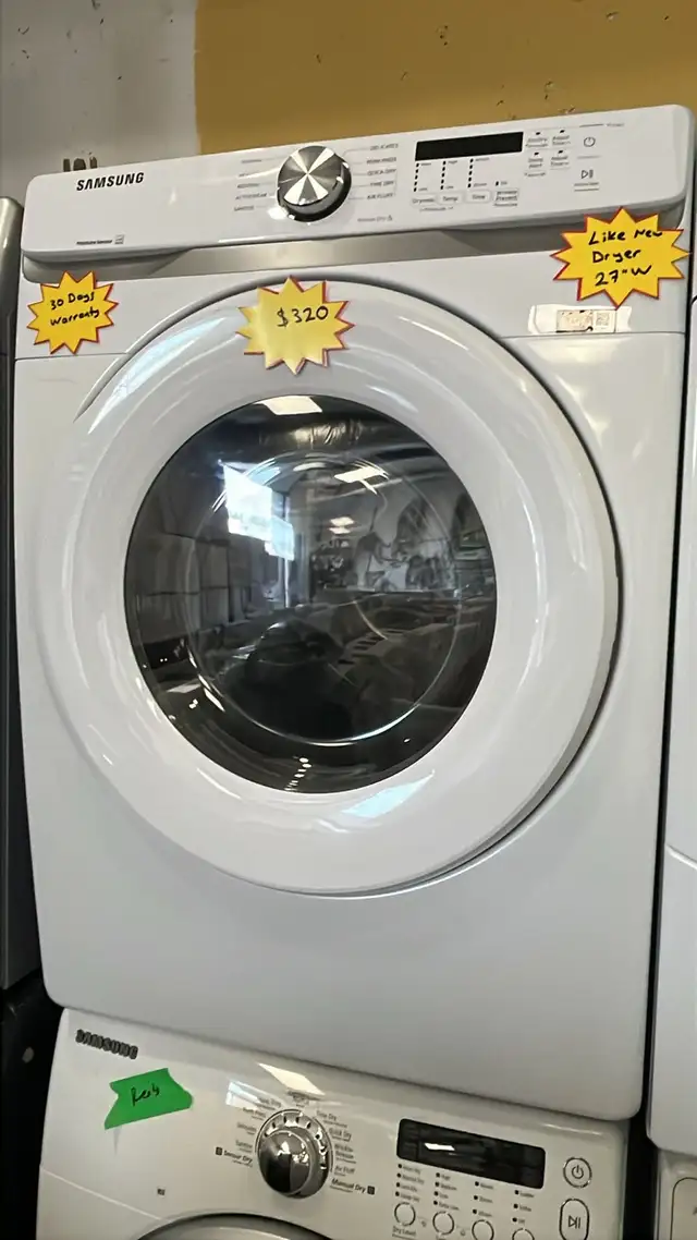 Samsung Like New 27" Electric Dryer with Moisture Sensor