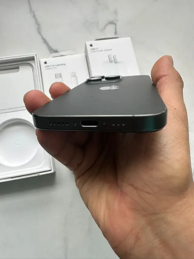iPhone 15 Pro 128gb 80% batteryAirpods/Fast Charger/Delivery - Photo 4