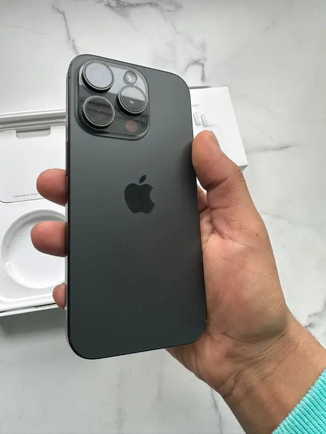 iPhone 15 Pro 128gb 80% batteryAirpods/Fast Charger/Delivery - Photo 5