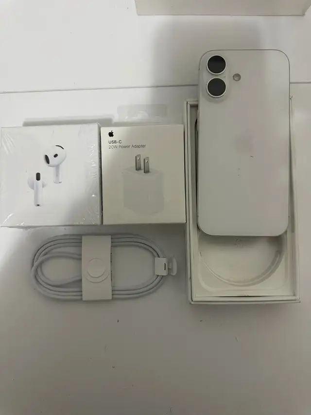 iPhone 16 128gb Airpods/Adapter Pkg/Delivery