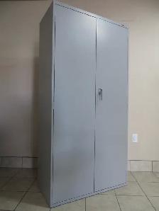 Metal Storage Cabinet, Lock and Key