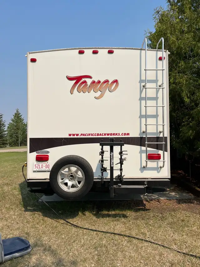 2008 Tango 30’
