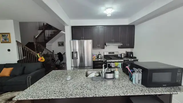 Premium 10ft Solid Wood Kitchen Cabinets with Granite Count