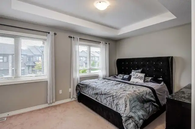 Stunning FULL 3 Bedroom House for Rent Guelph July 1st - Photo 4