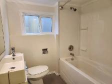 425 MacKenzie Ave-basement suite - Photo 10