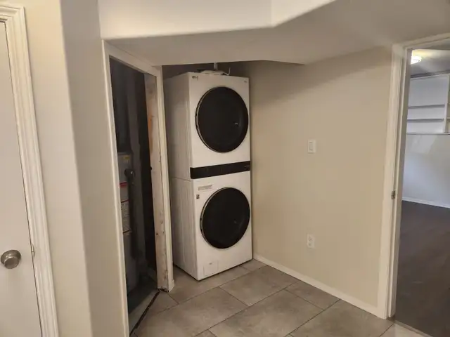 425 MacKenzie Ave-basement suite - Photo 11