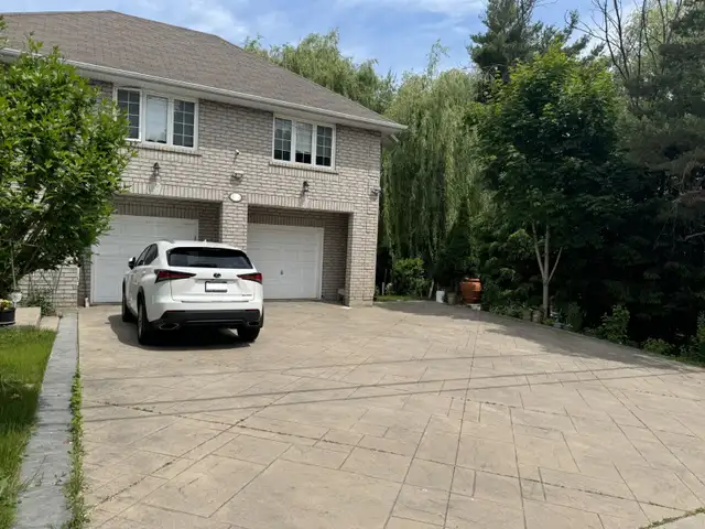Richmond Hill - Yonge/Elgin Mills  2-Bedroom House for Rent