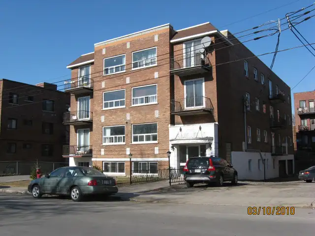 CDN  METRO COTE ST. CATHERINE 5.5 3 CLOSE BEDROOM