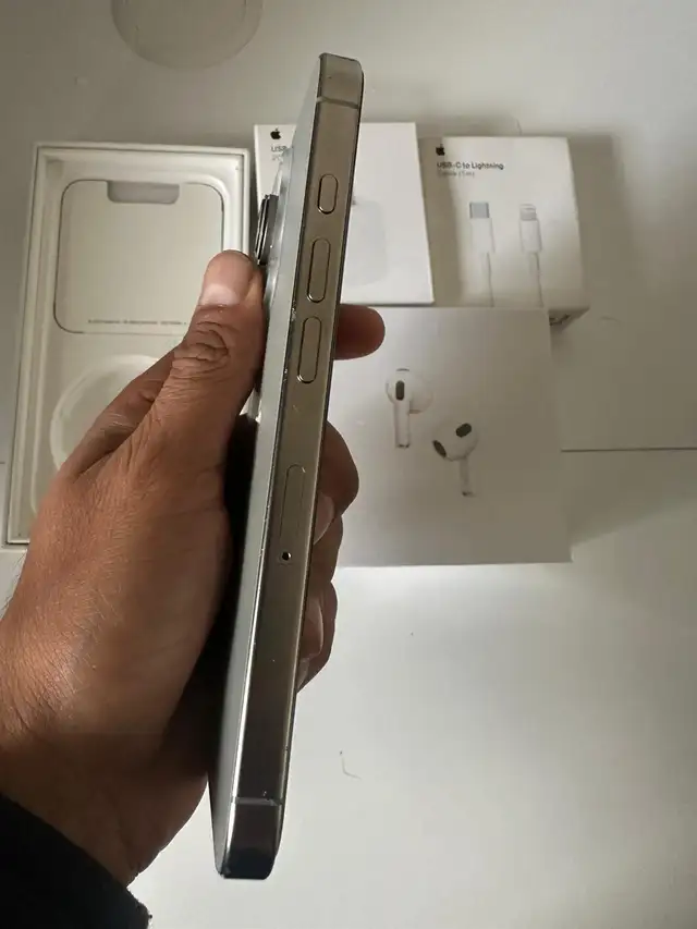 iPhone 16 Pro 256gb Airpods Package/Delivery - Photo 4