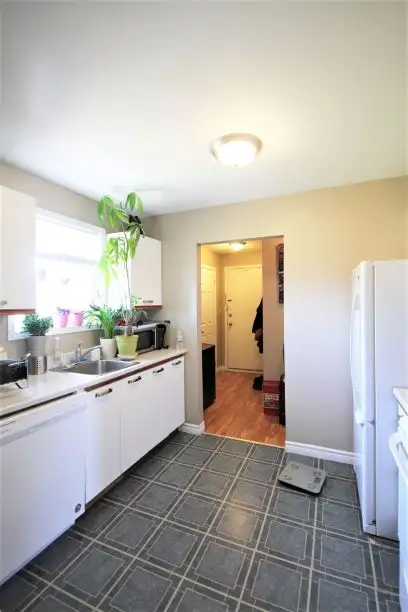 Posted in w/ the military? Need help finding a suitable rental? - Photo 12