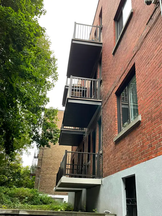 À 5 min à pied de HEC Montréal! — Grand 5½ rénové — Idéal pour 3 - Photo 5