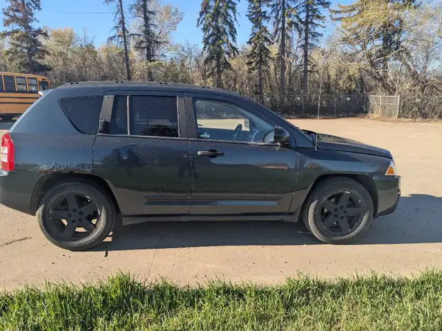 2008 Jeep Compass - Photo 2