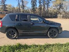 2008 Jeep Compass - Photo 2