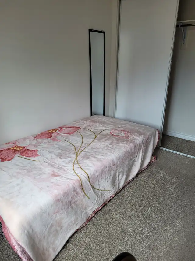 Room for rent ( female only ) - Photo 3