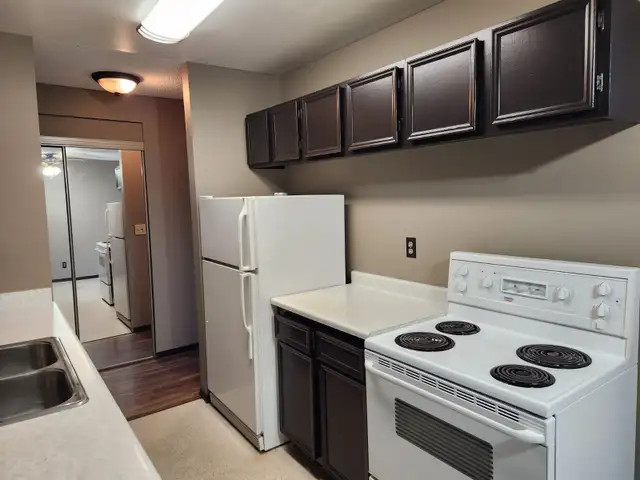 Sunvalley Court #24 - Photo 3