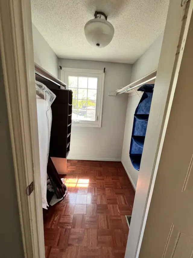 Master bedroom for rent next to Square One - Photo 4