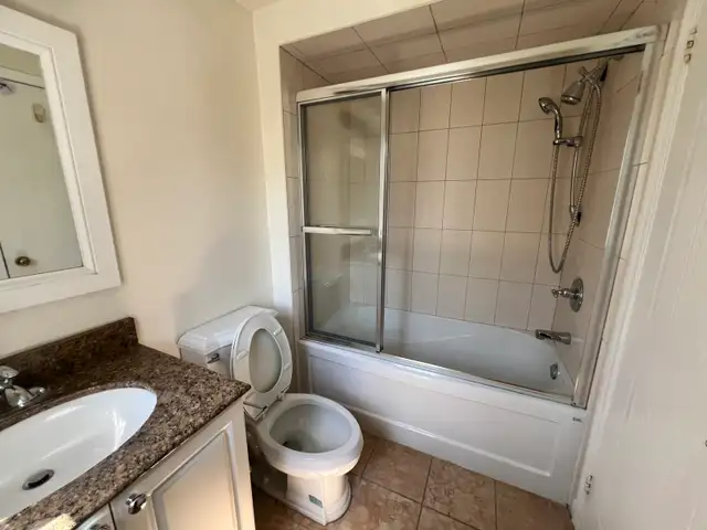 Master bedroom for rent next to Square One - Photo 7